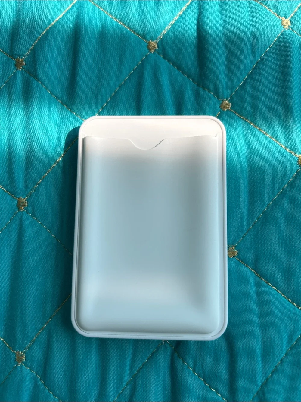 White MagSafe Wireless Battery Pack Charger
